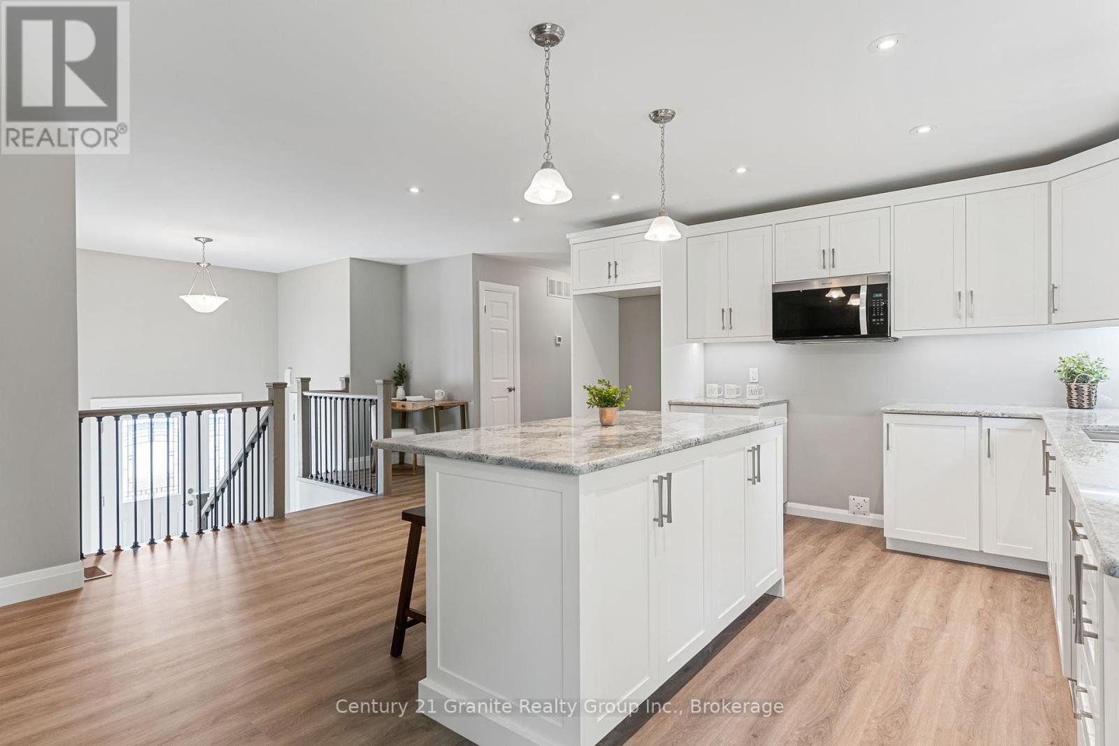 7 Marluc Avenue, Minden Hills, Ontario  K0M 2K0 - Photo 14 - X12292087