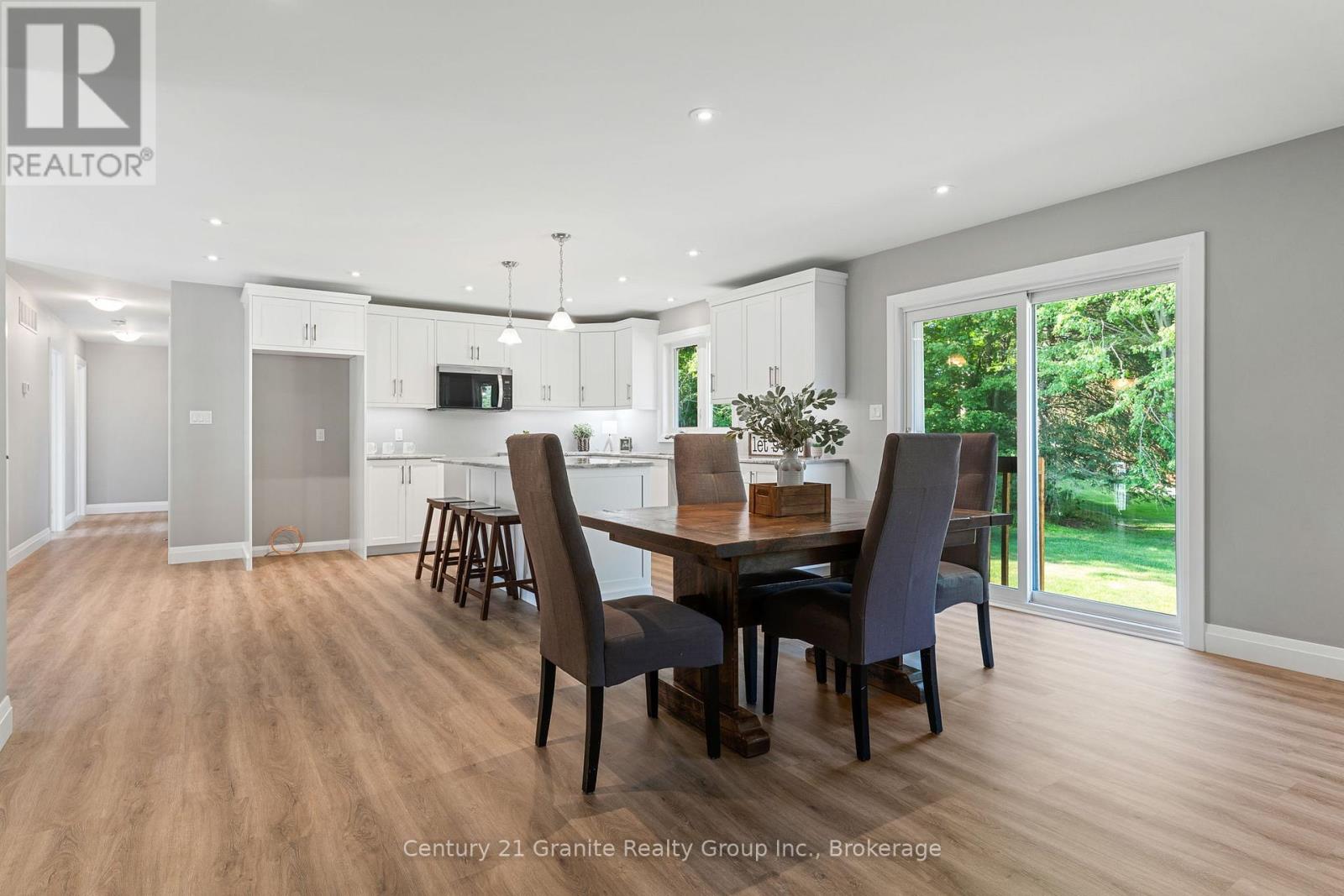 7 Marluc Avenue, Minden Hills, Ontario  K0M 2K0 - Photo 16 - X12292087