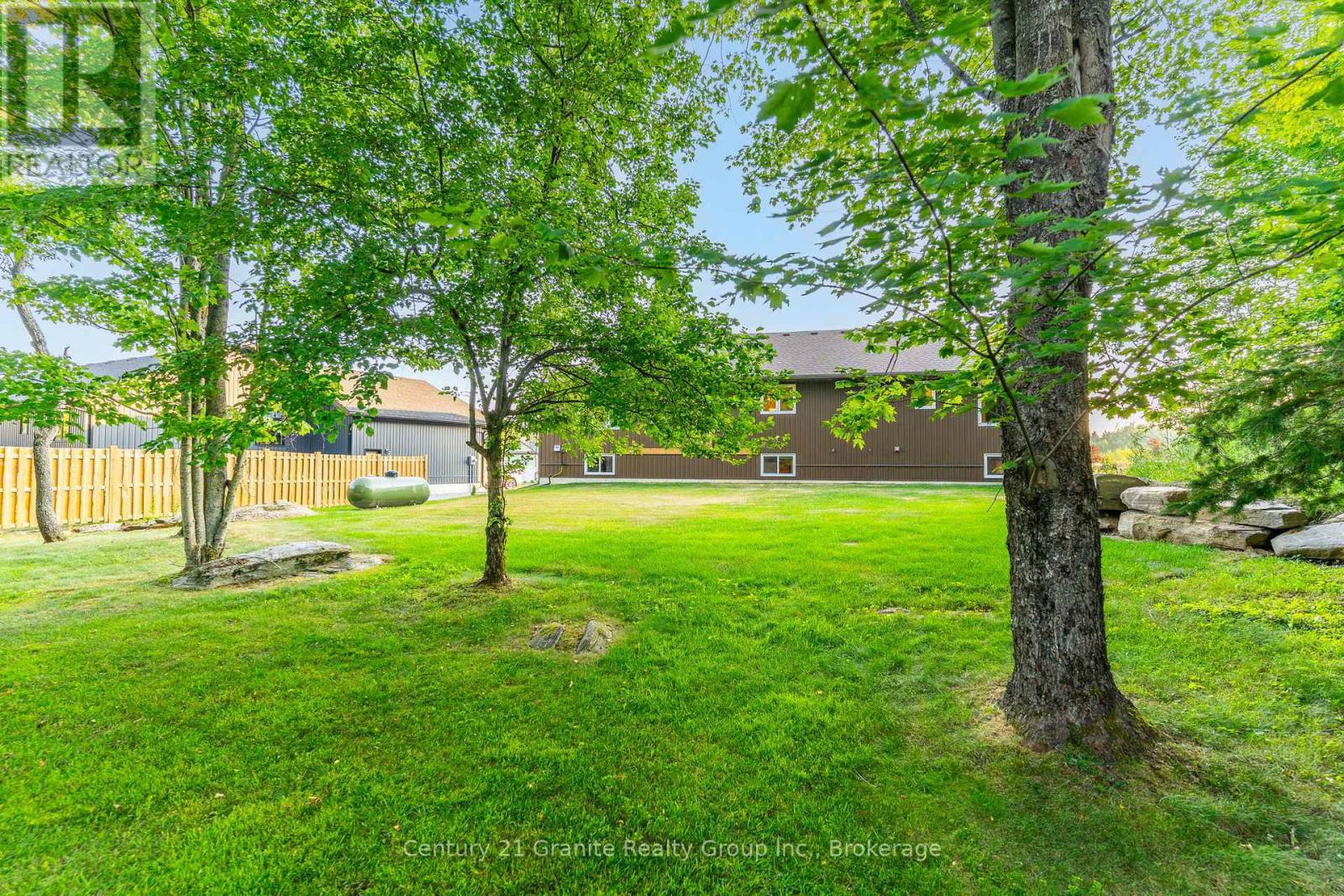 7 Marluc Avenue, Minden Hills, Ontario  K0M 2K0 - Photo 39 - X12292087
