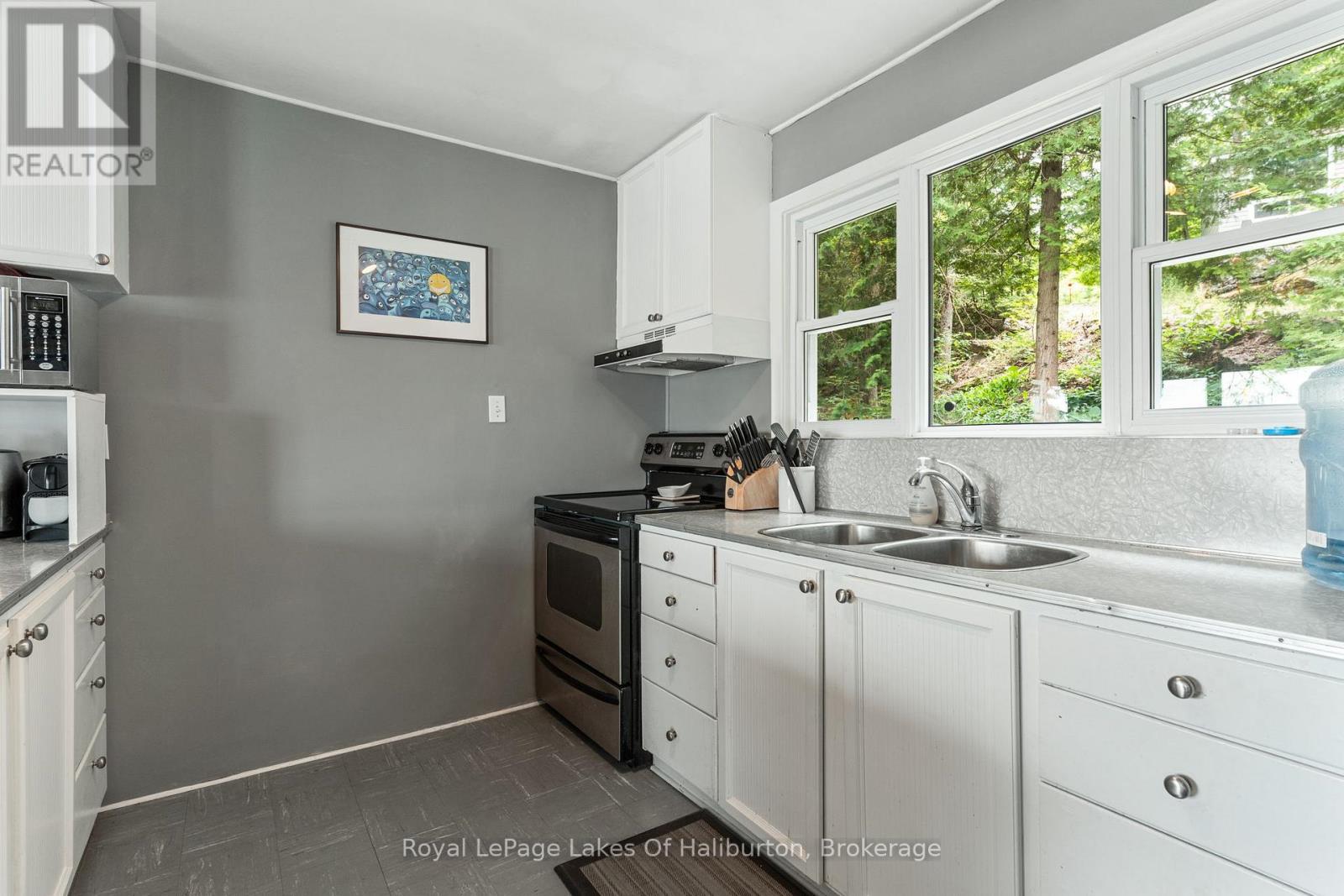 10 Griffin Drive, Kawartha Lakes, Ontario  K0M 1K0 - Photo 16 - X12292371