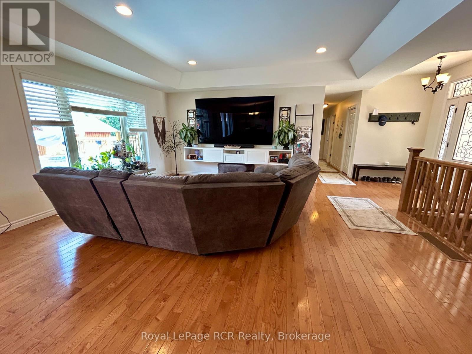 332 Westwood Drive, Brockton, Ontario  N0G 2V0 - Photo 15 - X12292447