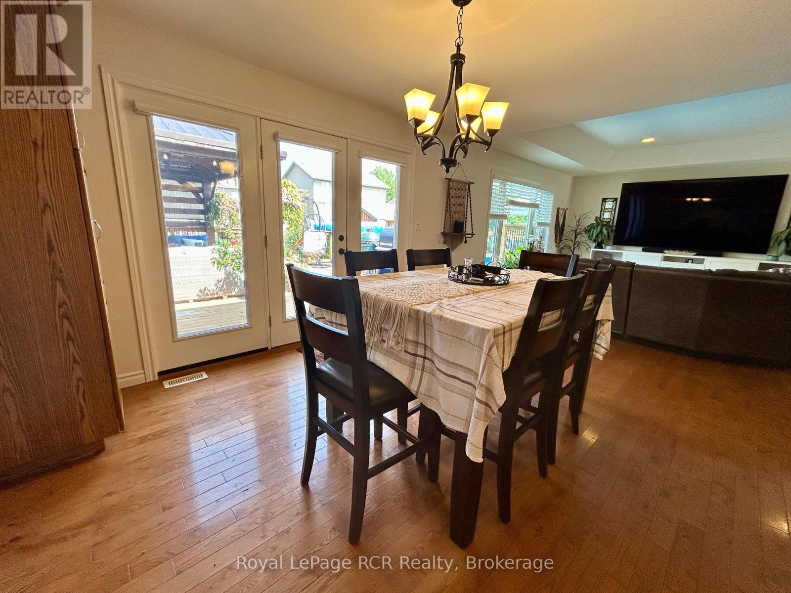 332 Westwood Drive, Brockton, Ontario  N0G 2V0 - Photo 16 - X12292447