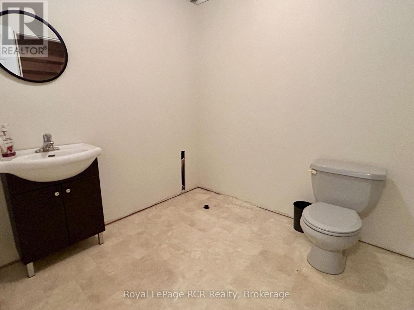 332 Westwood Drive, Brockton, Ontario  N0G 2V0 - Photo 32 - X12292447