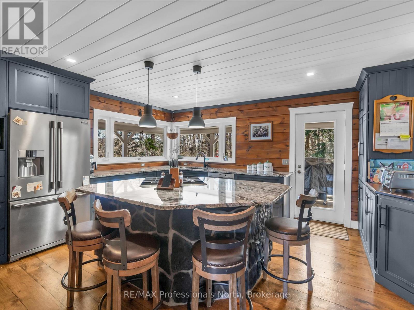 1123 Ziska Road, Muskoka Lakes, Ontario  P1L 1W8 - Photo 4 - X12292463
