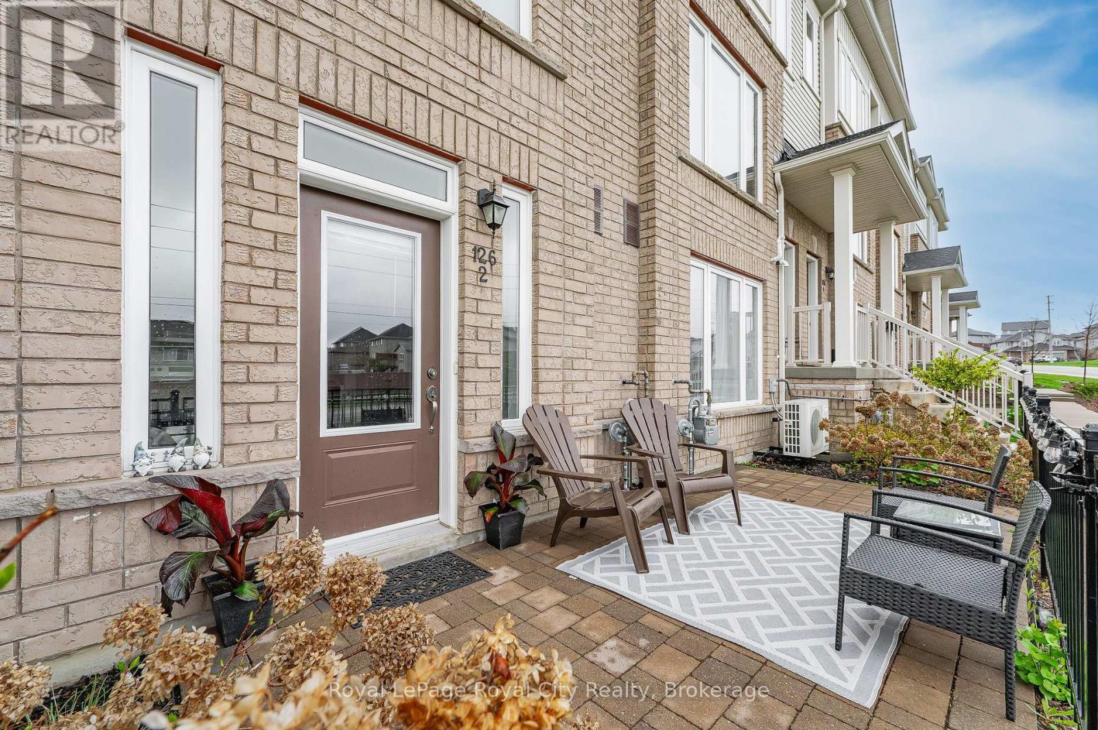 2 - 126 Watson Parkway N, Guelph, Ontario  N1E 0P6 - Photo 4 - X12292489
