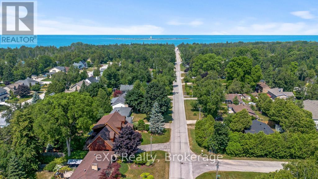 271 Bay Street, Saugeen Shores, Ontario  N0H 2L0 - Photo 2 - X12292533