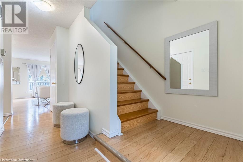 769 Angler Way, Waterloo, Ontario  N2K 4L7 - Photo 2 - 40752105
