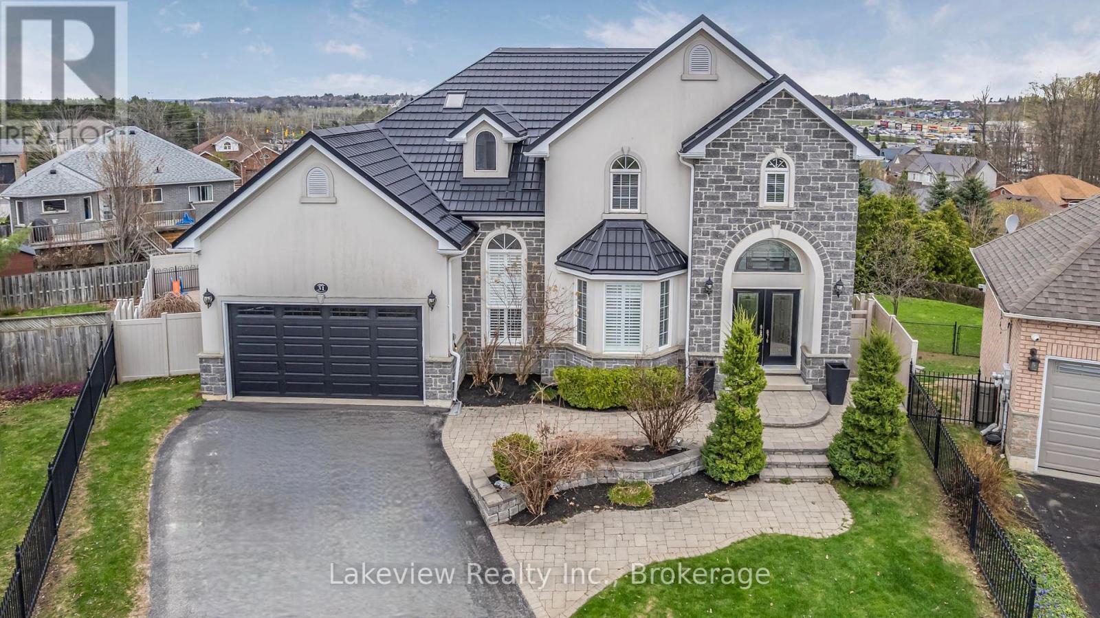 31 CLEOPATRA COURT, Orillia, Ontario