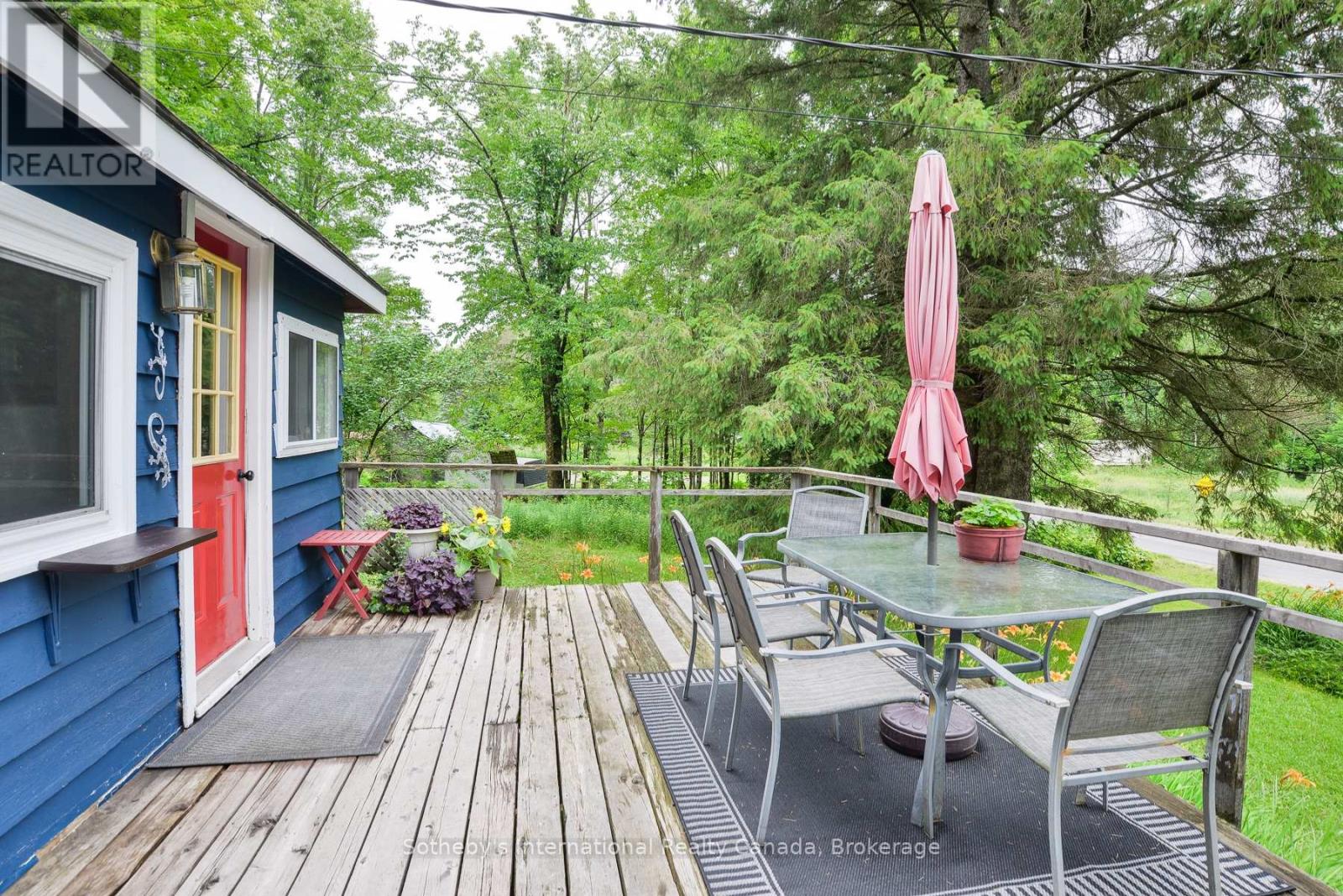 1079 Hewlitt Road S, Muskoka Lakes, Ontario  P1L 1X4 - Photo 2 - X12292958