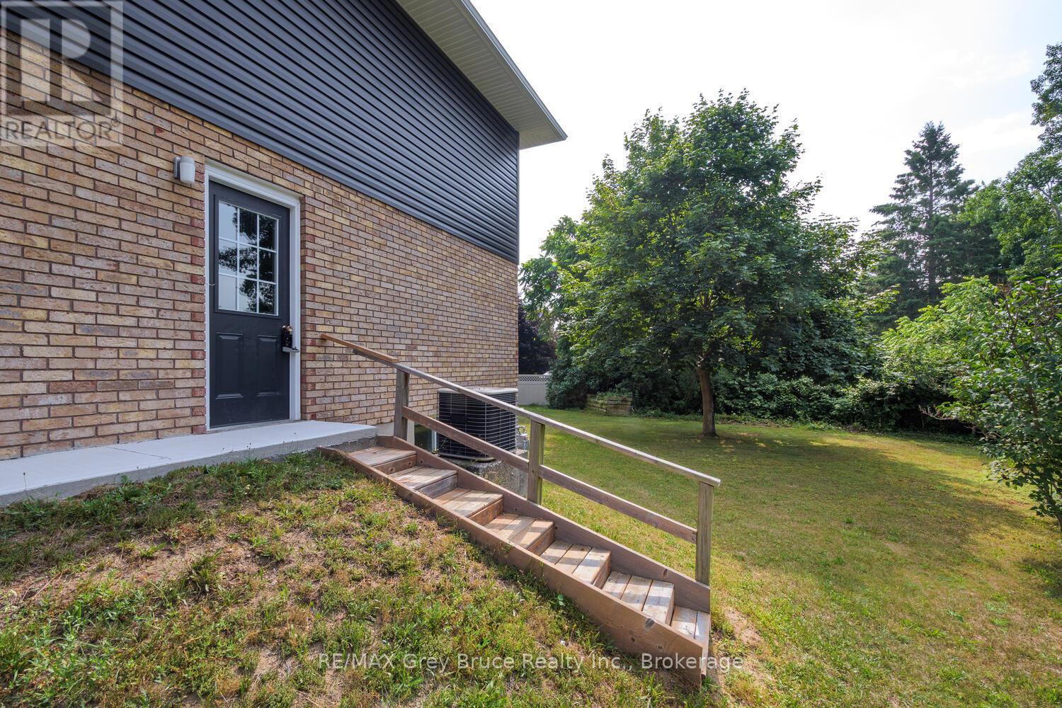 887 Nodwell Court E, Saugeen Shores, Ontario  N0H 2C4 - Photo 11 - X12292998
