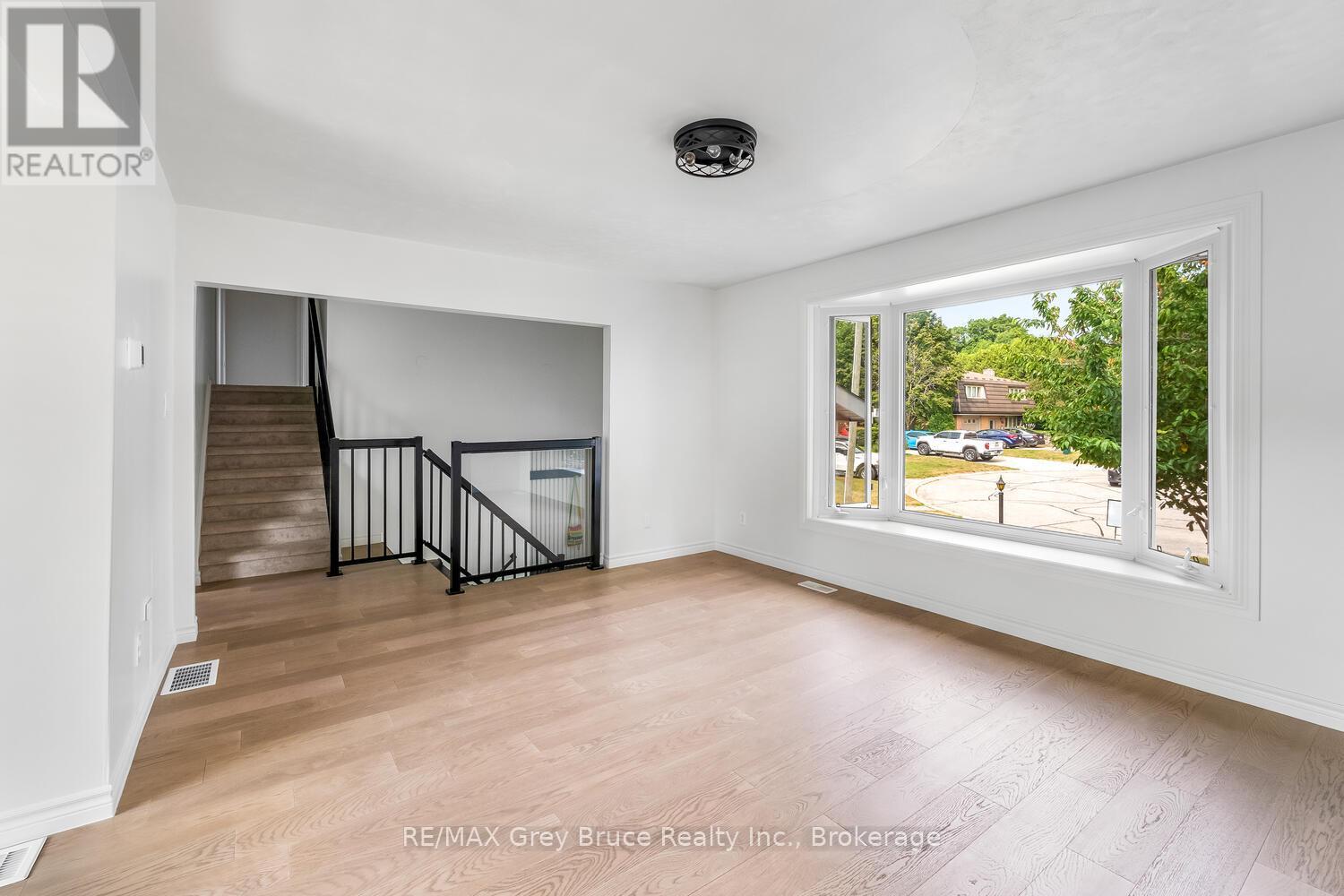 887 Nodwell Court E, Saugeen Shores, Ontario  N0H 2C4 - Photo 16 - X12292998