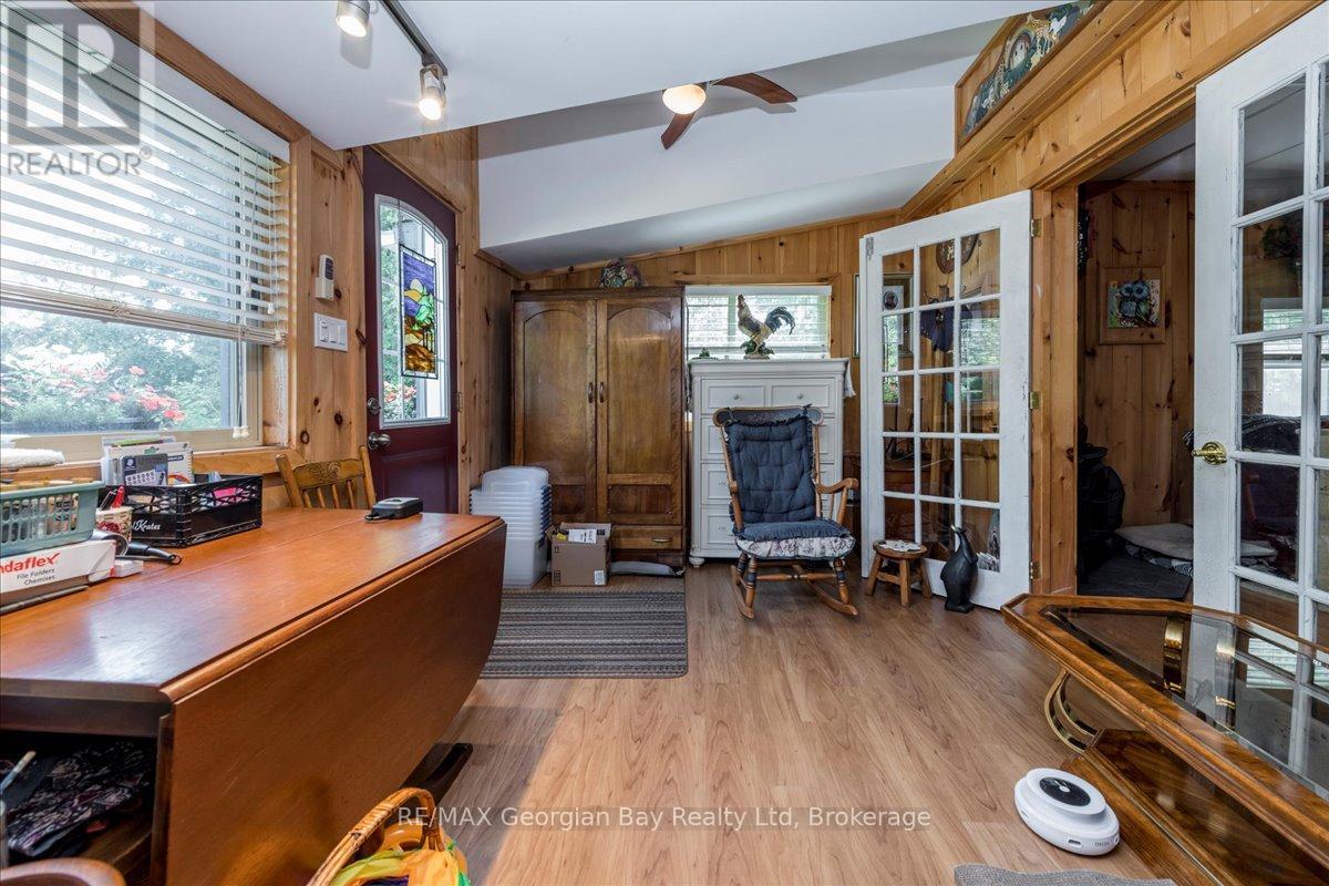 21 Grandview Road, Tay, Ontario  L0K 1R0 - Photo 2 - S12293057
