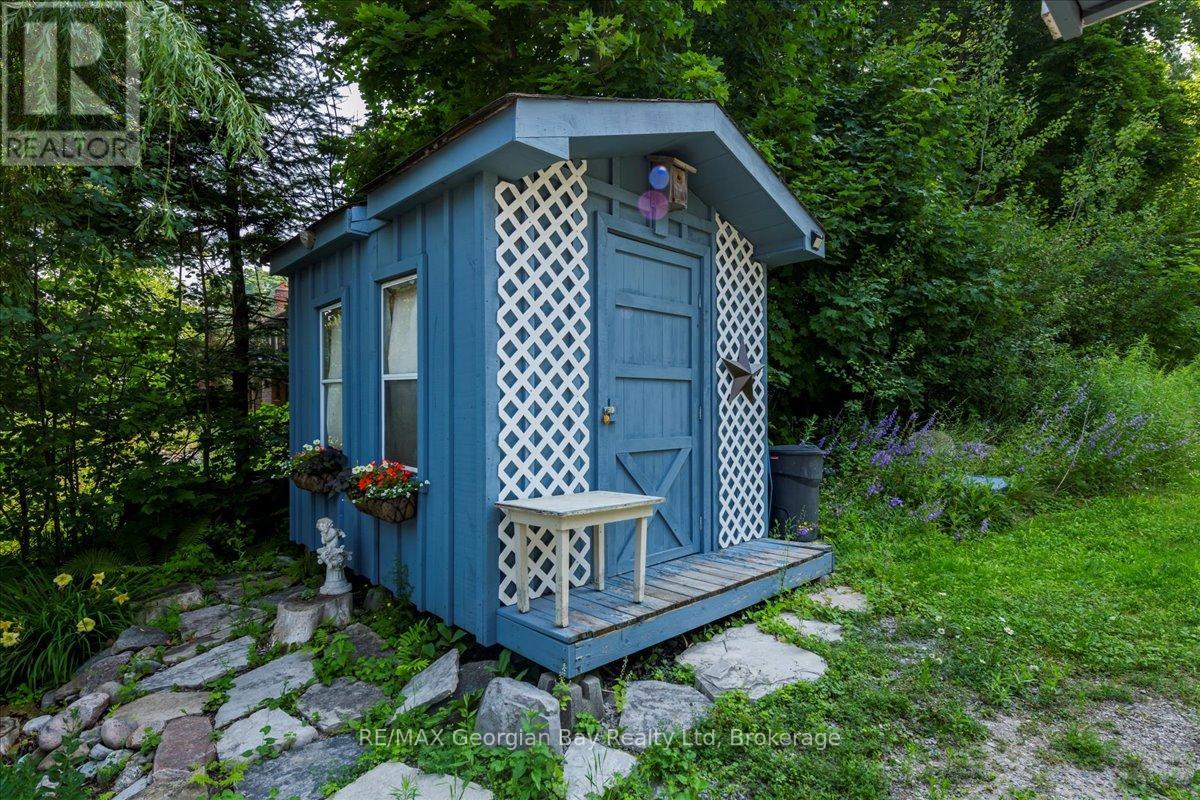 21 Grandview Road, Tay, Ontario  L0K 1R0 - Photo 21 - S12293057