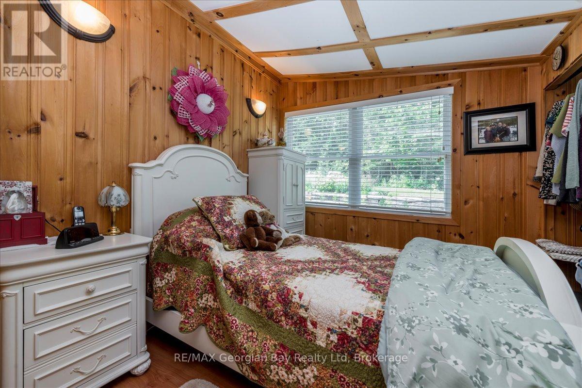 21 Grandview Road, Tay, Ontario  L0K 1R0 - Photo 6 - S12293057