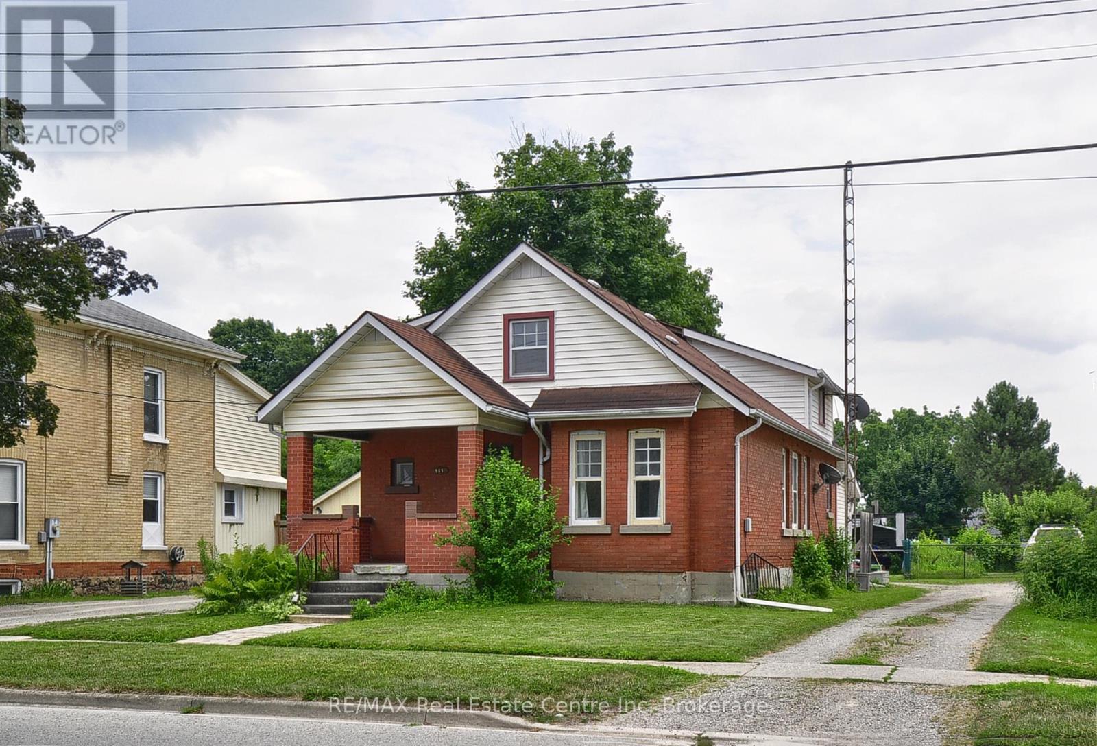 141 King Street, Brant, Ontario  N0E 1A0 - Photo 1 - X12293228