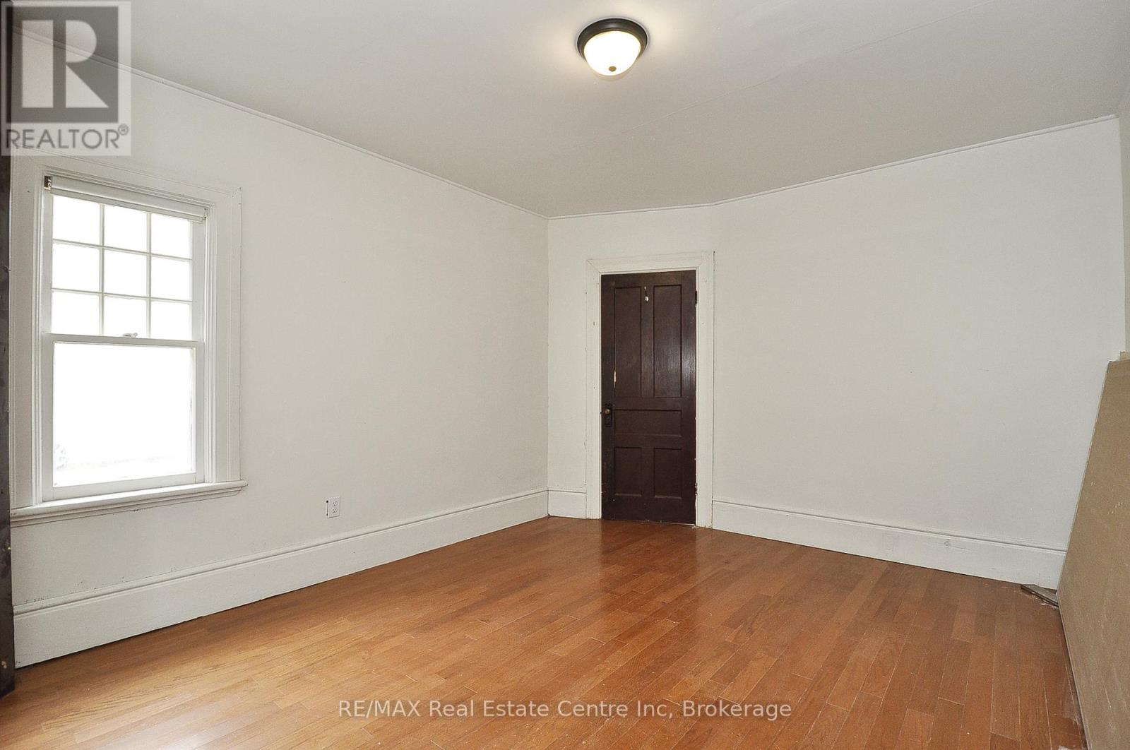 141 King Street, Brant, Ontario  N0E 1A0 - Photo 15 - X12293228