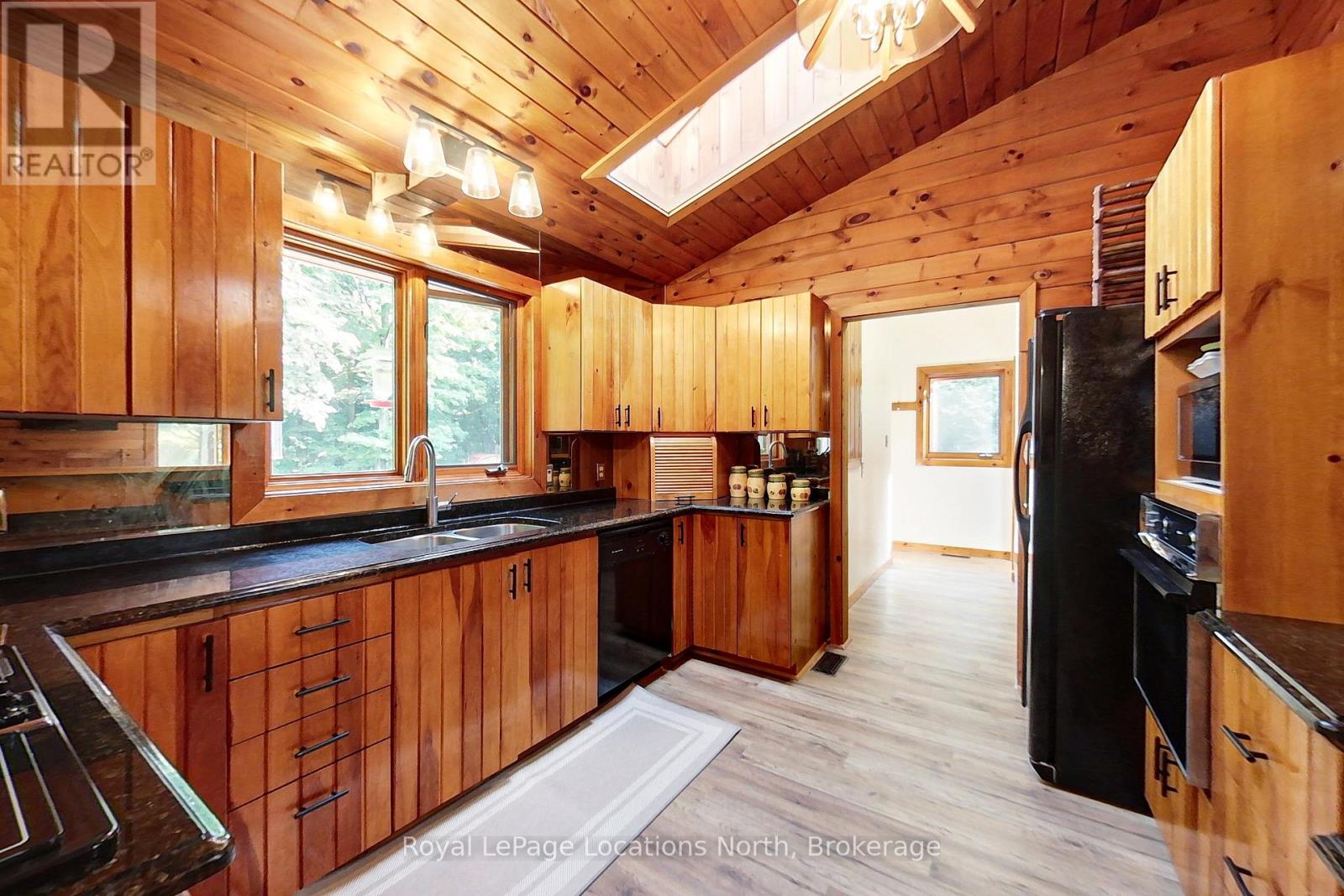569263 6th Side Road, Blue Mountains, Ontario  N0H 2E0 - Photo 18 - X12293261