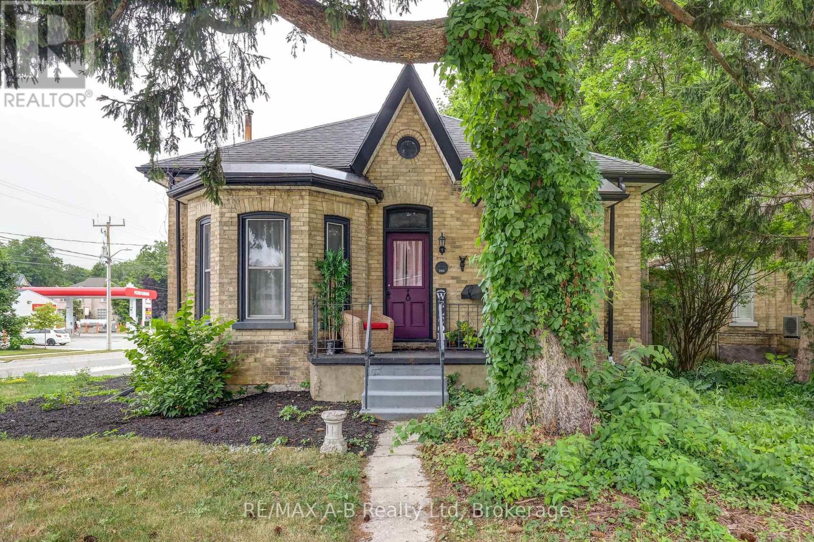 246 WELLINGTON STREET, Stratford, Ontario