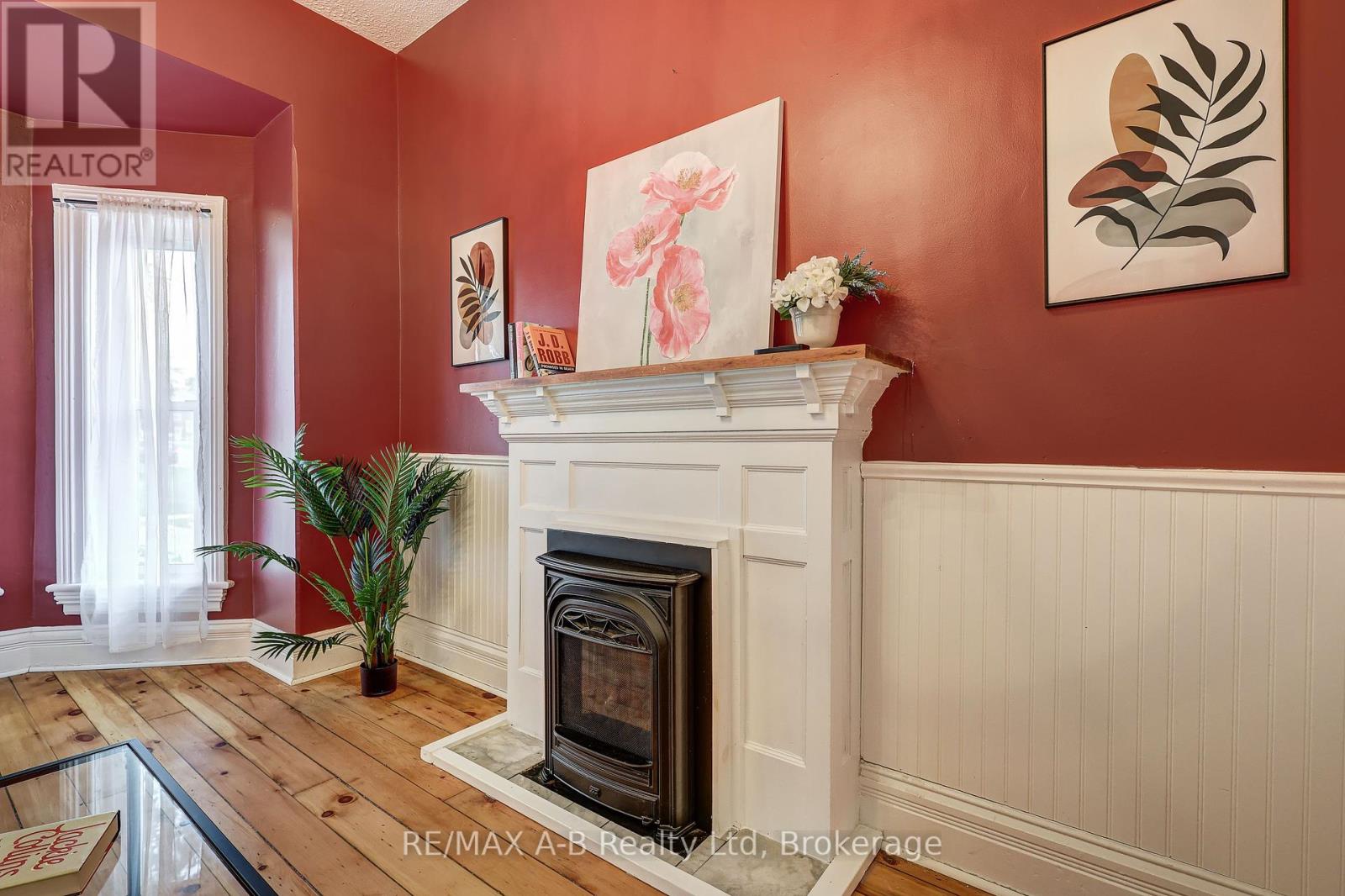 246 Wellington Street, Stratford, Ontario  N5A 2L6 - Photo 20 - X12294414