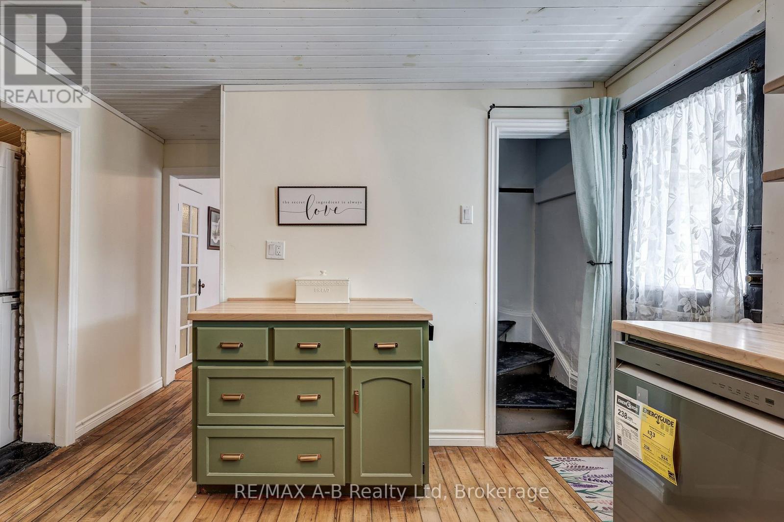 246 Wellington Street, Stratford, Ontario  N5A 2L6 - Photo 27 - X12294414