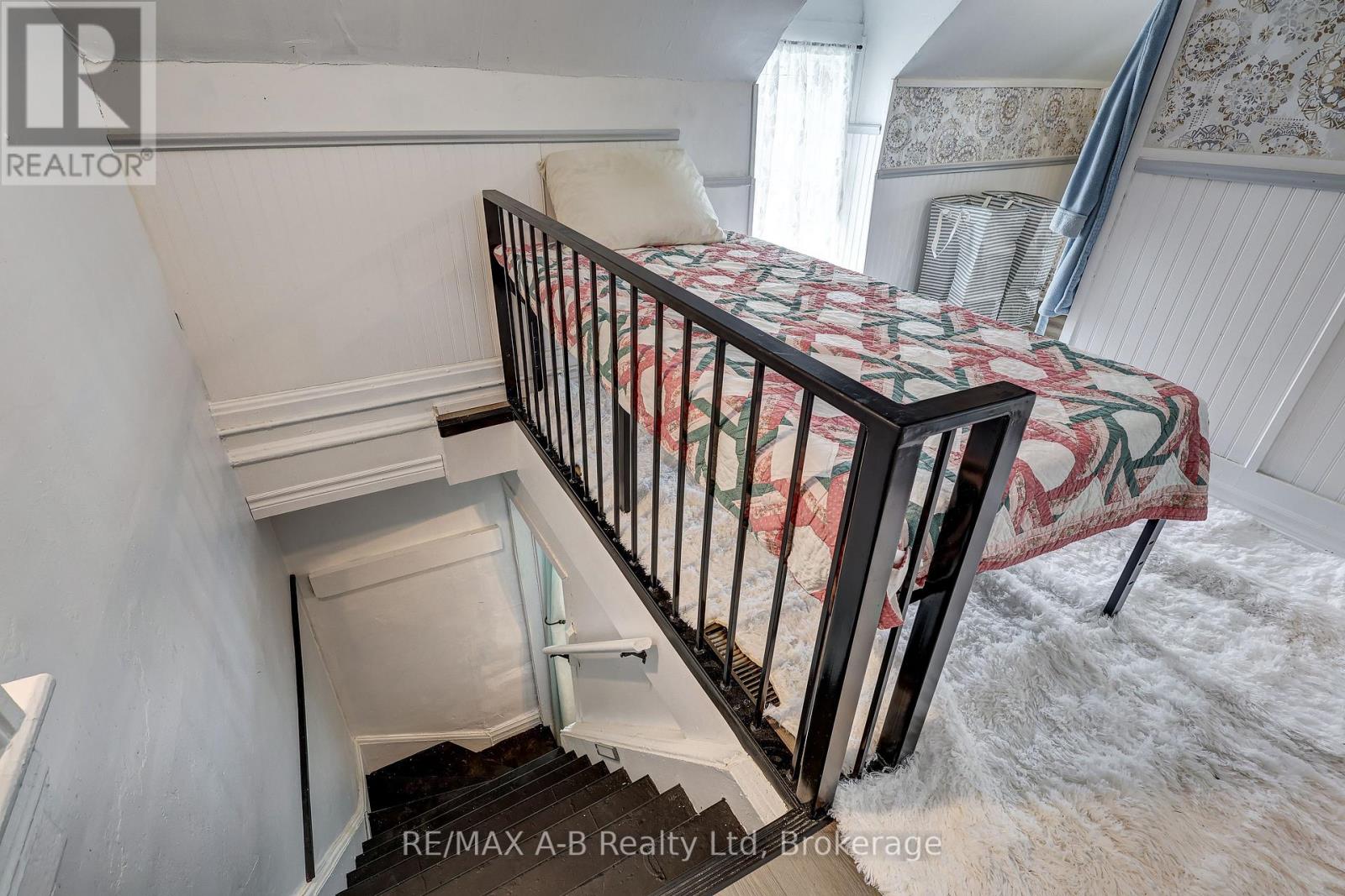 246 Wellington Street, Stratford, Ontario  N5A 2L6 - Photo 43 - X12294414