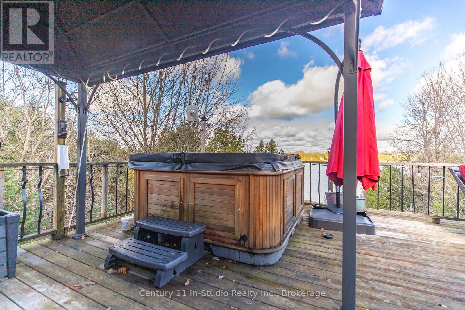 474839 Townsend Lake Road, West Grey, Ontario  N0C 1H0 - Photo 11 - X12296568