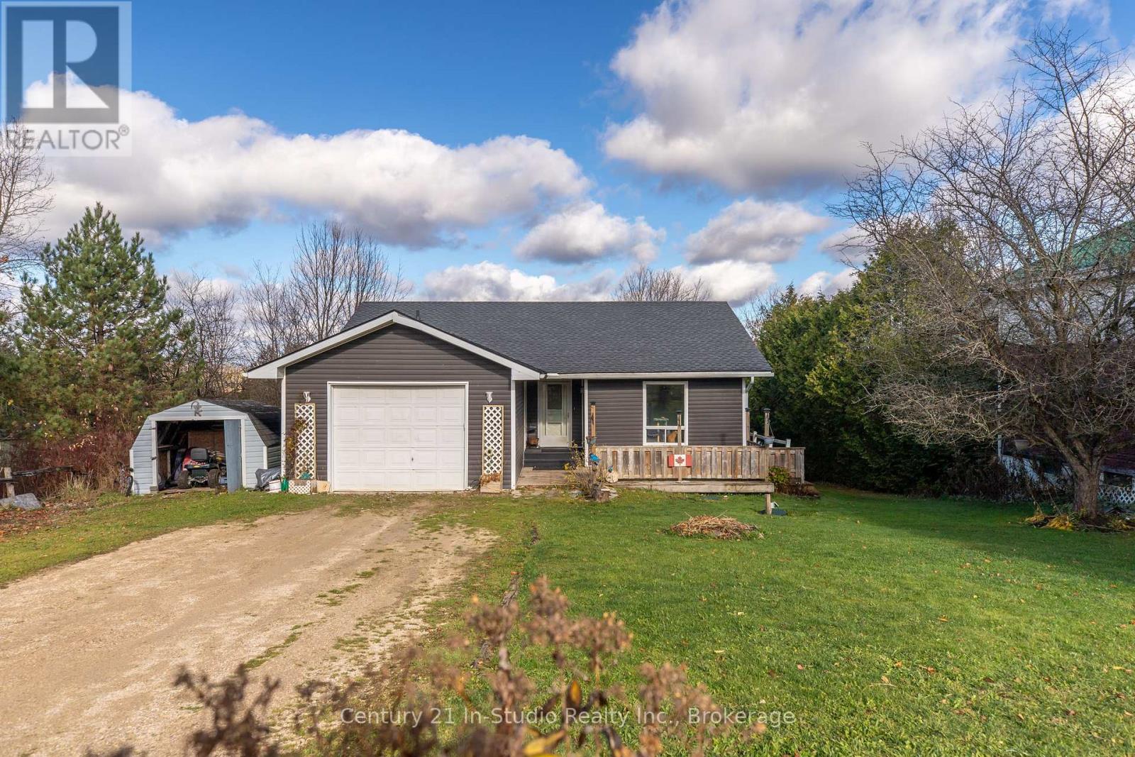 474839 Townsend Lake Road, West Grey, Ontario  N0C 1H0 - Photo 22 - X12296568