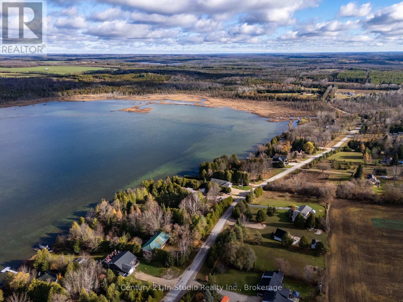 474839 Townsend Lake Road, West Grey, Ontario  N0C 1H0 - Photo 5 - X12296568