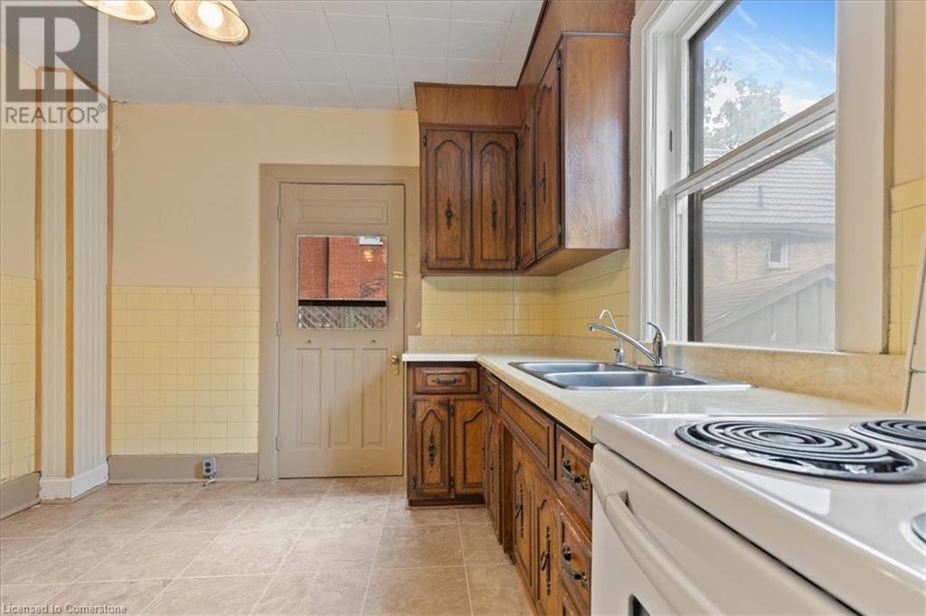 64 Lancaster Street E, Kitchener, Ontario  N2H 1M6 - Photo 15 - 40751736