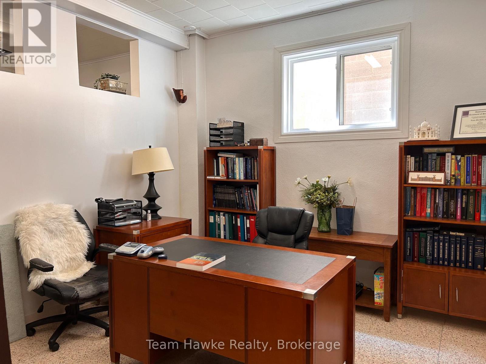 Main Floor - 518 Dominion Avenue, Midland, Ontario  L4R 1P8 - Photo 5 - S12298081