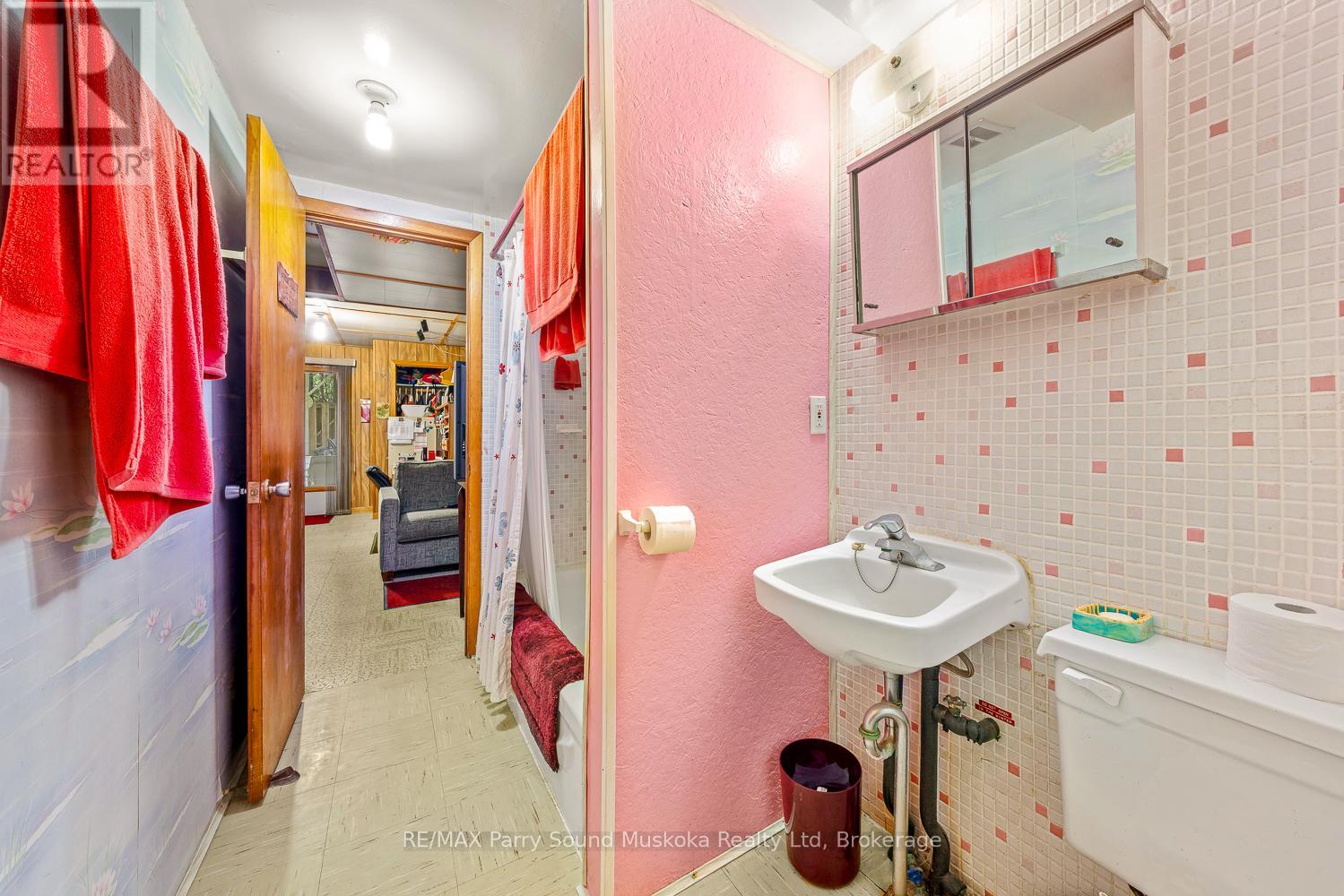 86 Lakeside Crescent, Mckellar, Ontario  P2A 0B4 - Photo 42 - X12298972