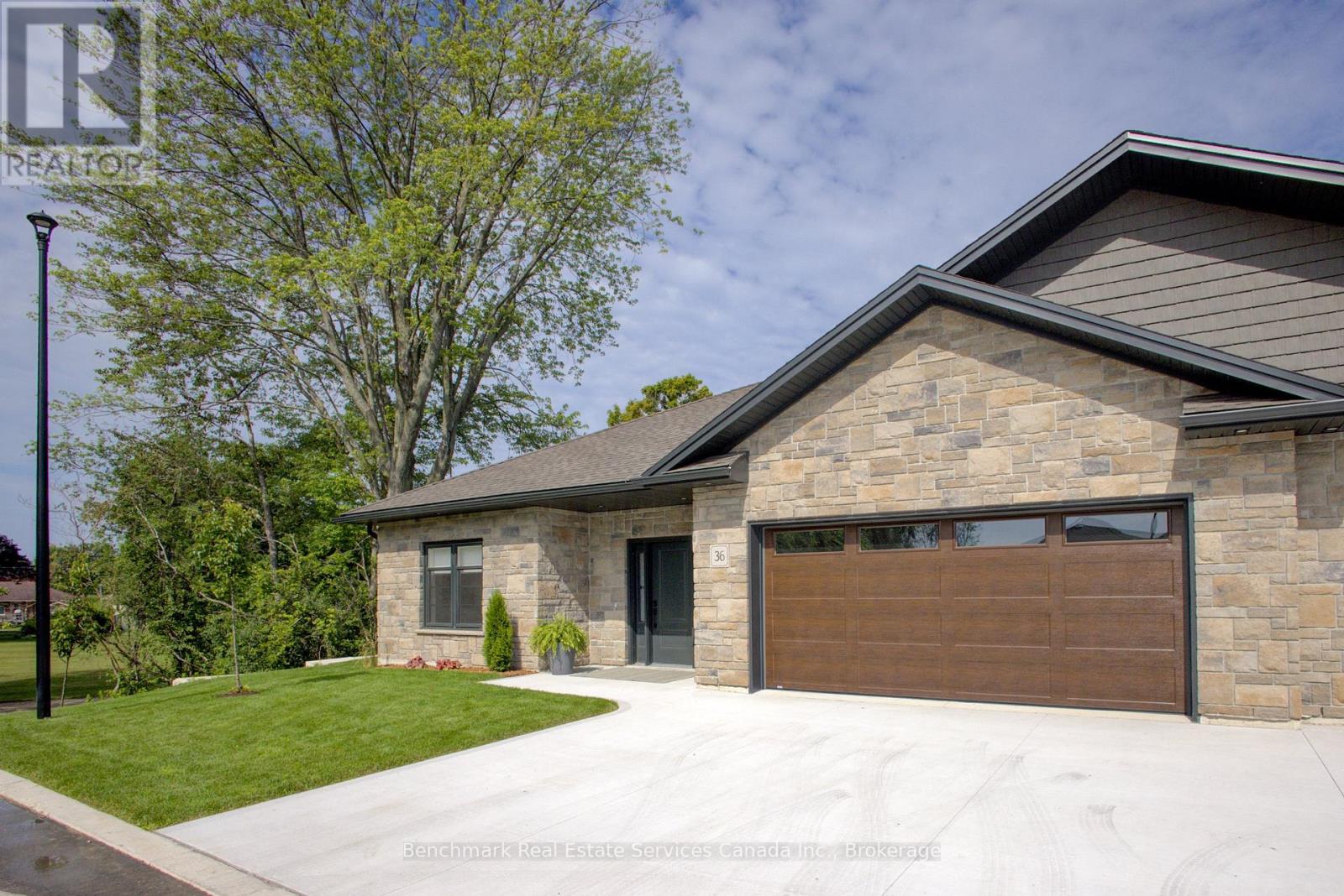 26 - 1182 Queen Street, Kincardine, Ontario  N2Z 1G4 - Photo 2 - X12299467