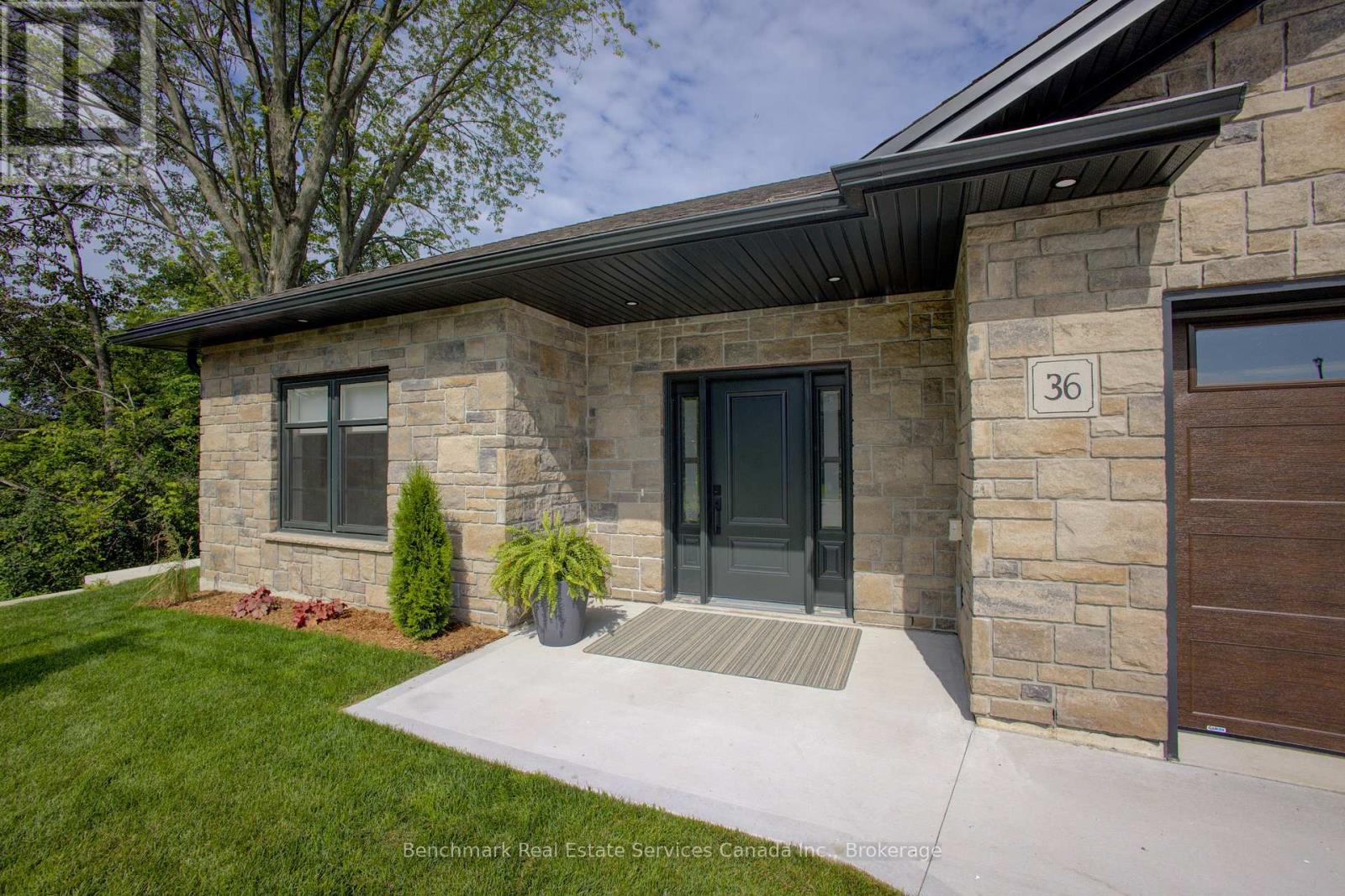 26 - 1182 Queen Street, Kincardine, Ontario  N2Z 1G4 - Photo 3 - X12299467