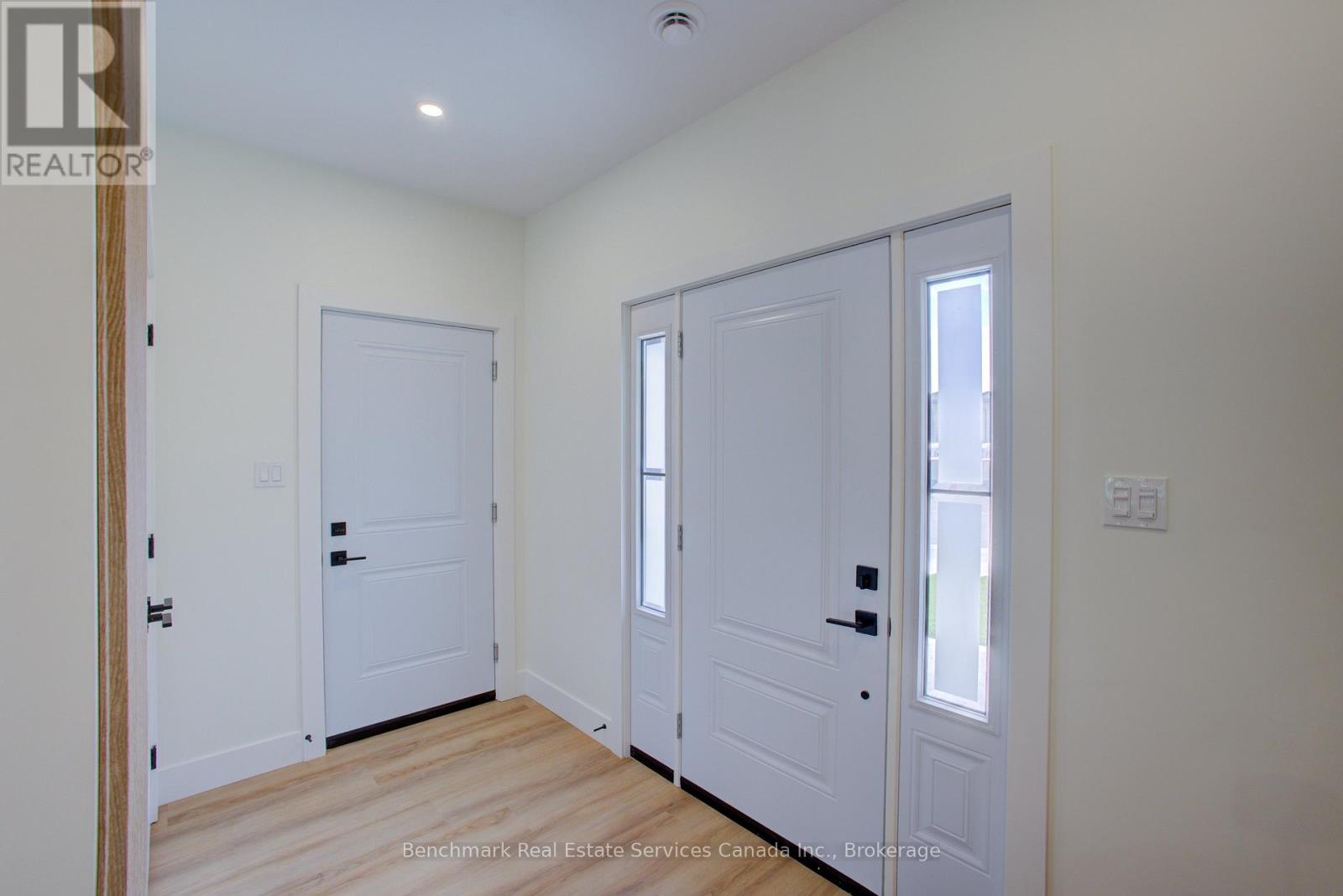 26 - 1182 Queen Street, Kincardine, Ontario  N2Z 1G4 - Photo 7 - X12299467