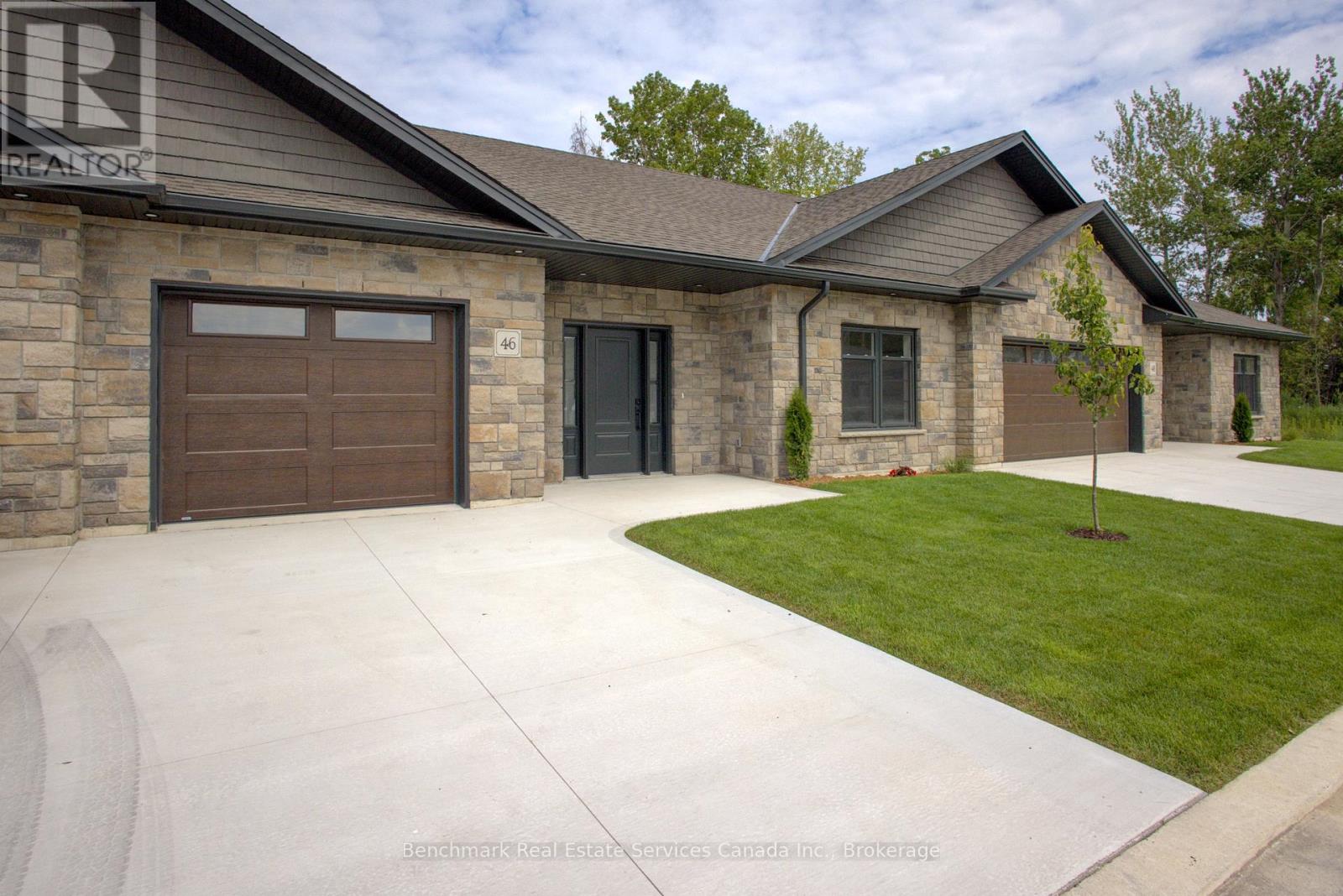 32 - 1182 Queen Street, Kincardine, Ontario  N2Z 1G4 - Photo 2 - X12299473