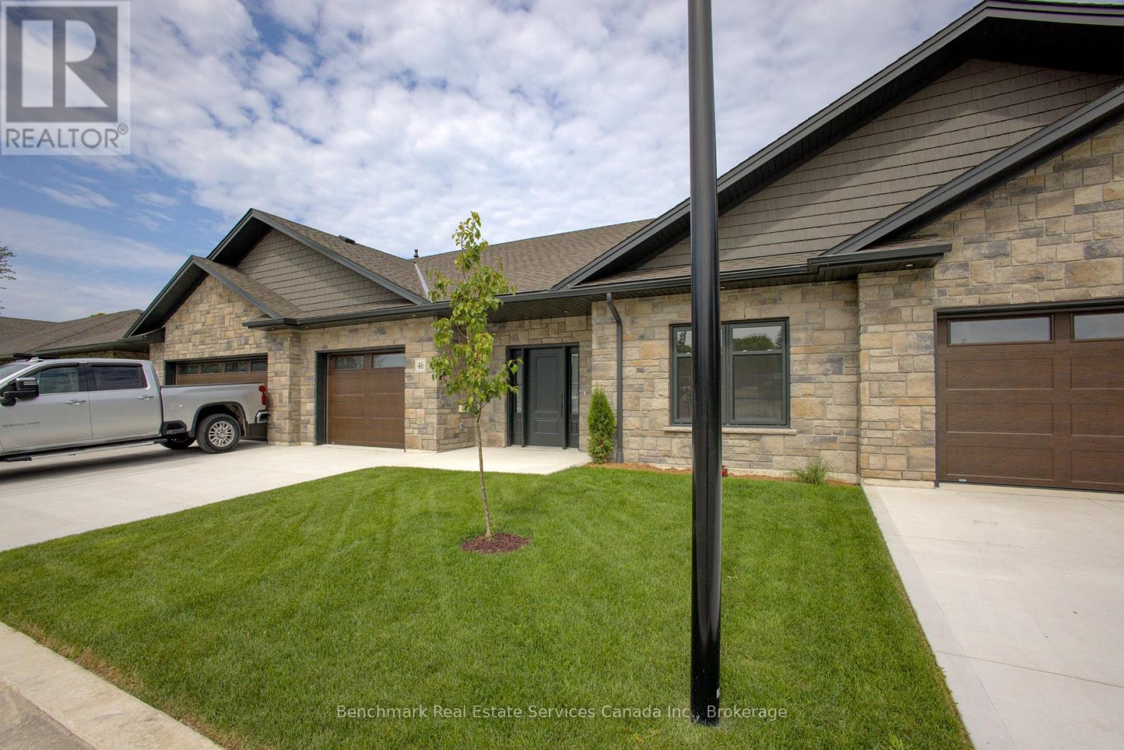 32 - 1182 Queen Street, Kincardine, Ontario  N2Z 1G4 - Photo 3 - X12299473