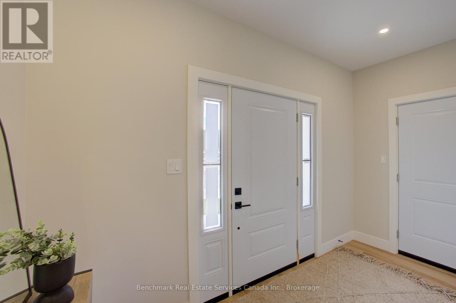 32 - 1182 Queen Street, Kincardine, Ontario  N2Z 1G4 - Photo 8 - X12299473