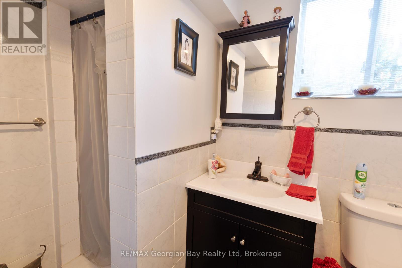 33 Anderson Crescent, Tay, Ontario  L0K 2A0 - Photo 24 - S12299786