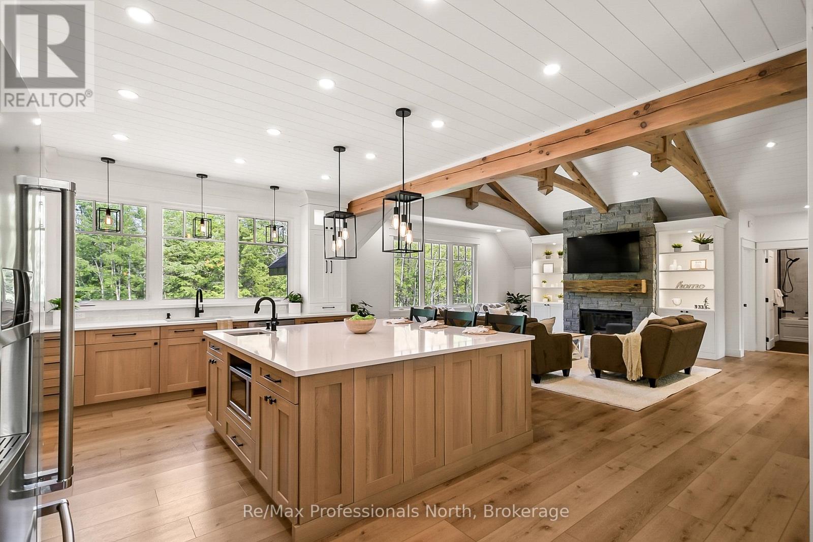1054 Brydons Bay Road, Gravenhurst, Ontario  P1P 1R1 - Photo 13 - X12299721