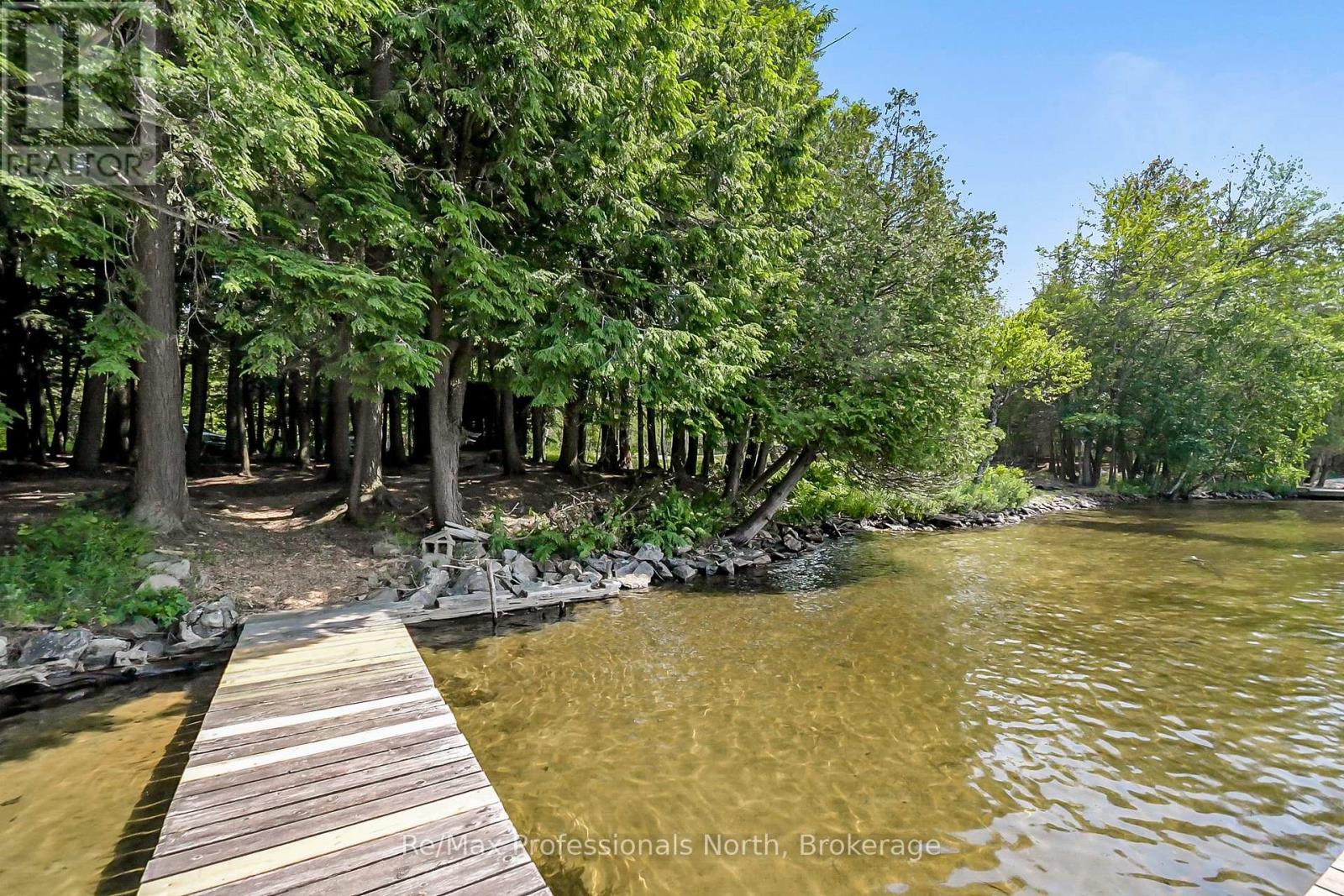 1054 Brydons Bay Road, Gravenhurst, Ontario  P1P 1R1 - Photo 40 - X12299721
