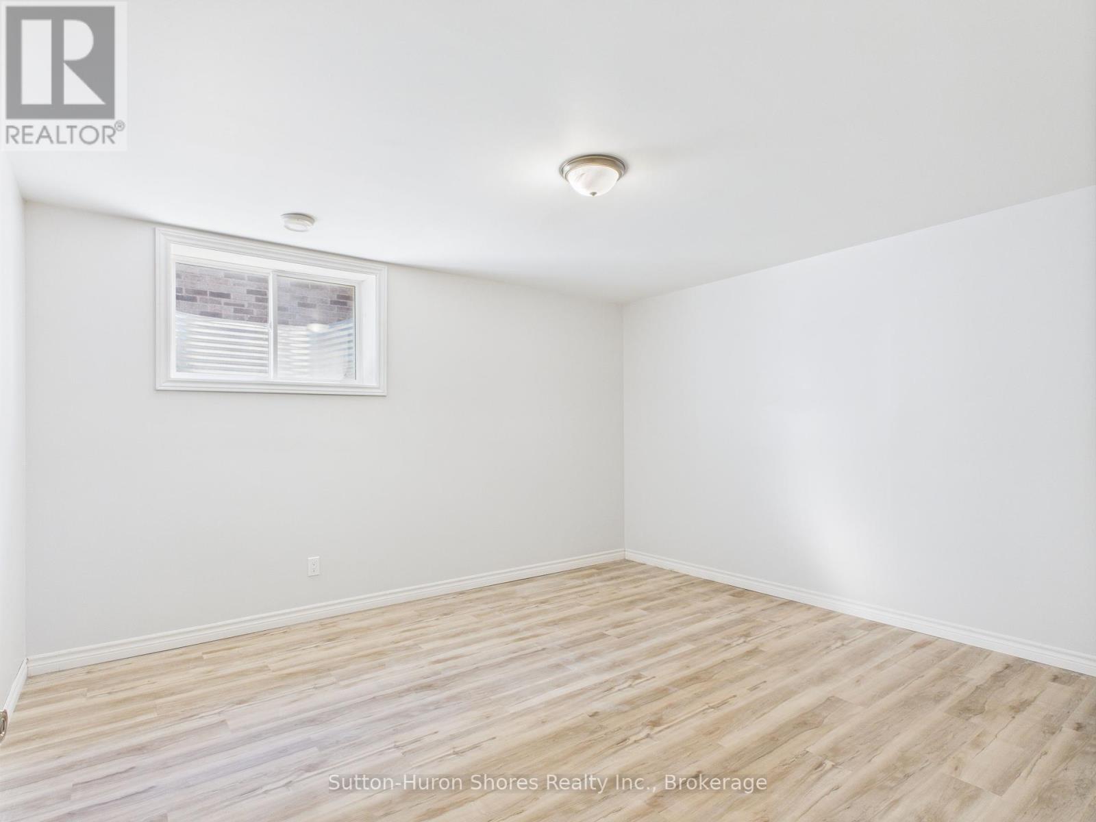 360 Mary Rose Avenue, Saugeen Shores, Ontario  N0H 2C3 - Photo 34 - X12299913