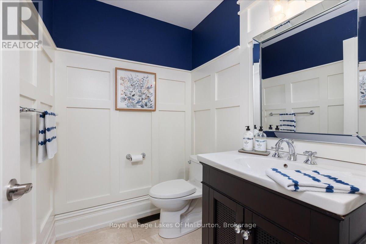 206 Birkshire Drive, Aurora, Ontario  L4G 7R8 - Photo 10 - N12300182