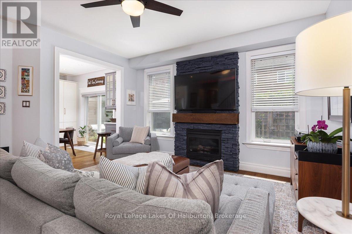 206 Birkshire Drive, Aurora, Ontario  L4G 7R8 - Photo 15 - N12300182