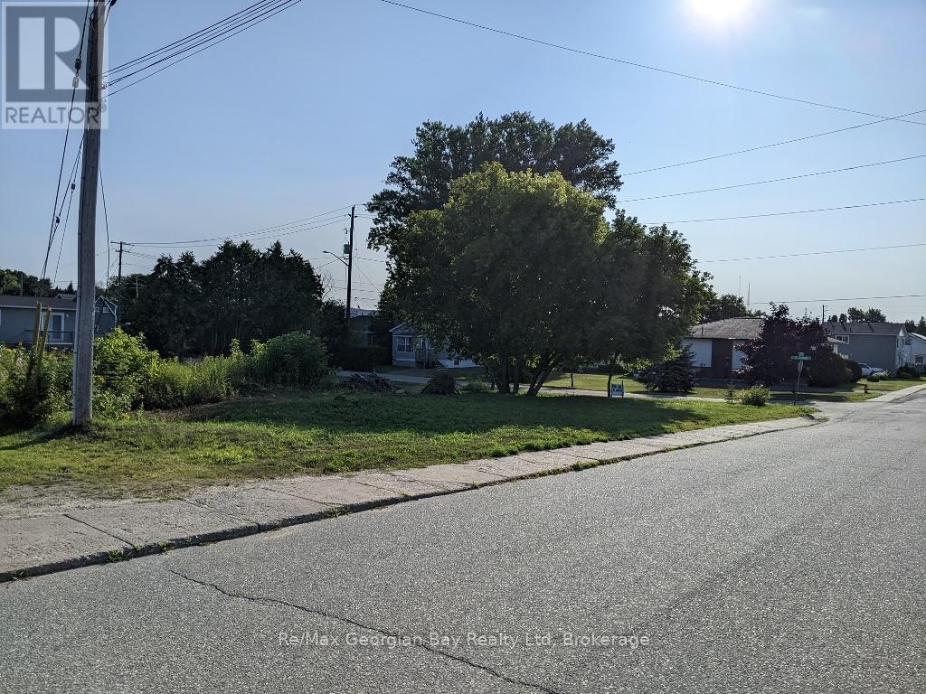 32 Youngfox Road, Blind River, Ontario  P0R 1B0 - Photo 3 - X12300554