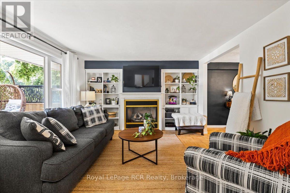 640 13th Street, Hanover, Ontario  N4N 1Y8 - Photo 11 - X12301096