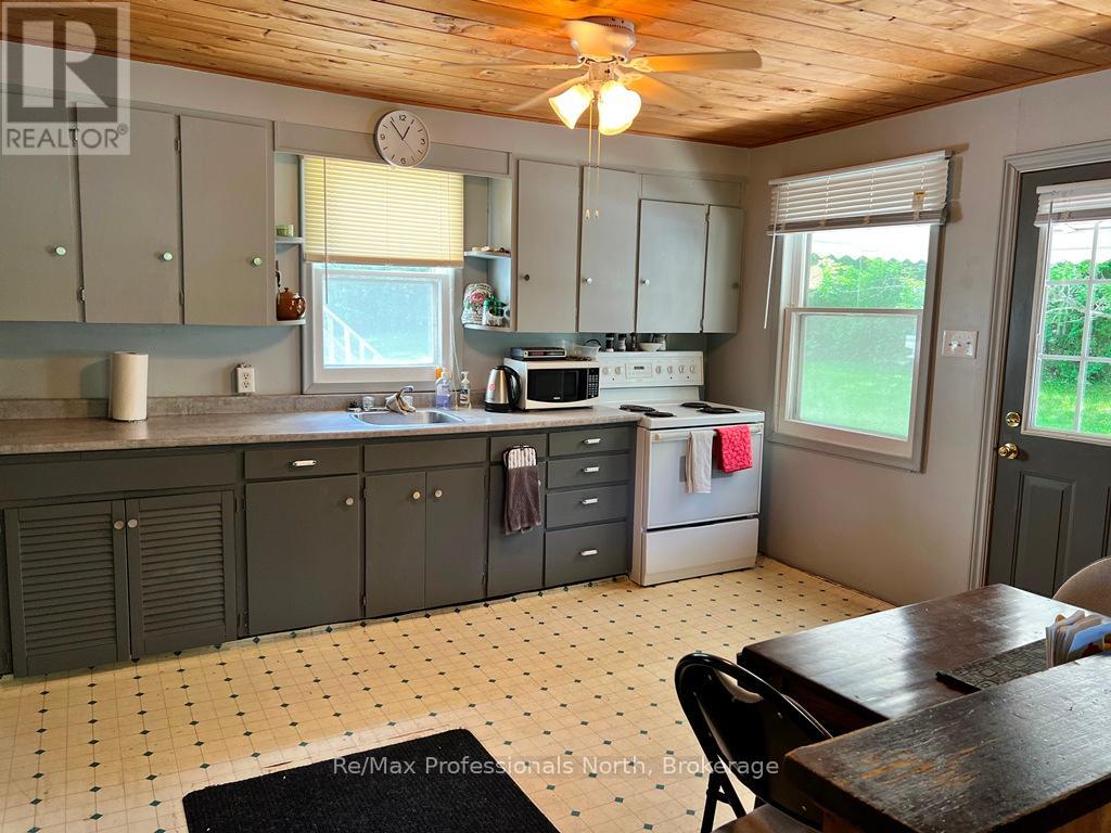 6189 Loop Road, Highlands East, Ontario  K0L 2A0 - Photo 2 - X12301369