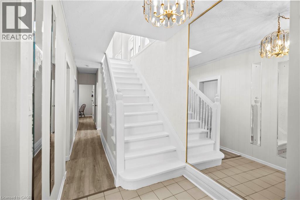 35 Gertrude Street, Hamilton, Ontario  L8L 4B7 - Photo 3 - 40753712