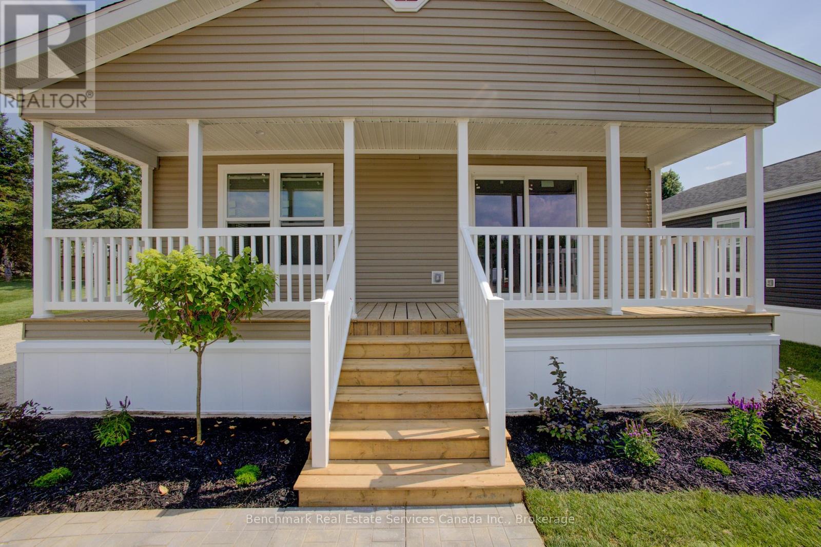 210 Spruce Drive, West Grey, Ontario  N4N 3B8 - Photo 5 - X12302673