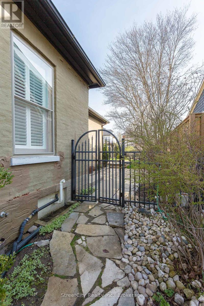 58 Norman Street, Stratford, Ontario  N5A 5R7 - Photo 30 - X12302721