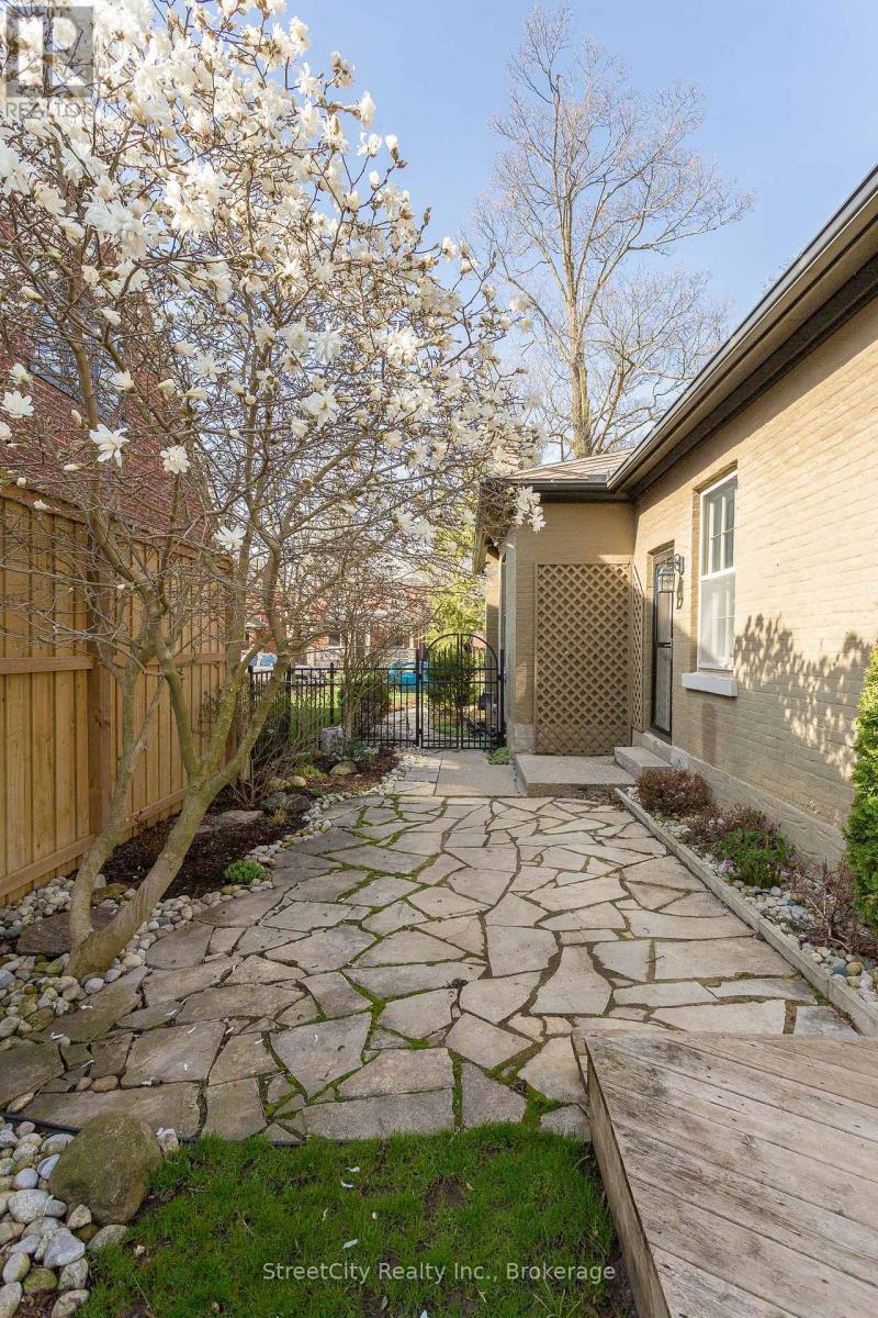 58 Norman Street, Stratford, Ontario  N5A 5R7 - Photo 39 - X12302721